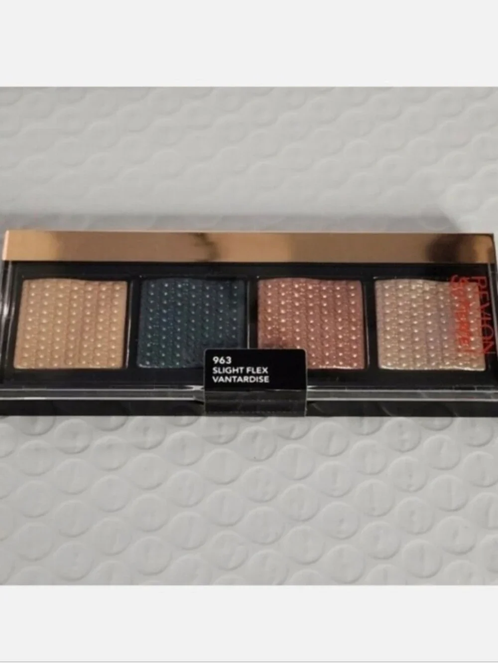 Revlon So Fierce Eyeshadow Palette - Slight Flex
